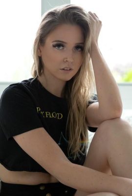(Suicide Girls) 10 Mei 2025 – Robynlee – semoga Anda ada di sini – (57p)