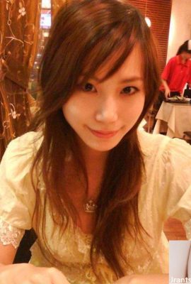 Seorang gadis seksi dan pacarnya di kamar (86p)