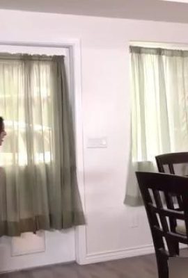 Di depan ayah dan saudara laki -laki, putrinya kacau oleh seorang negro (20p)