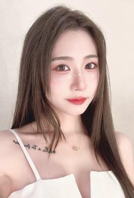 Gadis muda berkaki panjang “Xina” memiliki sosok yang adil dan bulat yang terlalu indah (10p)