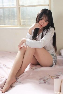 Gadis temperamental “Nari” memiliki pinggang seksi yang sangat ramping sehingga luar biasa dan menarik (10p)