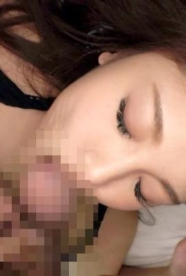 Seorang kecantikan yang merupakan perawat dengan puting yang kuat dan pantat besar, seorang wanita cantik yang akan berteriak dengan nyaman jika dia menggosok payudaranya yang besar.