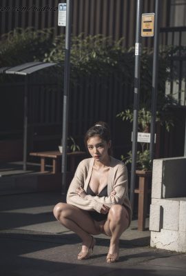 Badbro_exhibitionism Bus Stop duduk