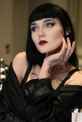 (Suicide Girls) 04 Jun 2025 – Raziel – Solarium (42p)