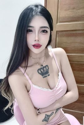 Kurva “qiqi” figur tertinggi terpesona oleh 10p (10p)