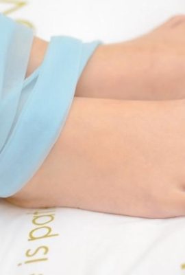 (Foto Legku) No.008 Edisi Gadis Berkaki Panjang dengan Stoking Biru (33p)