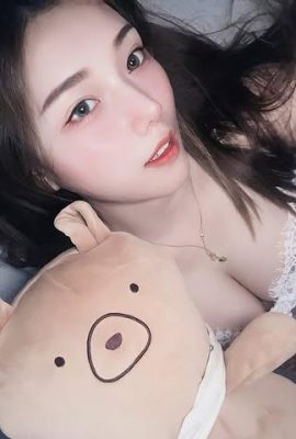 Temperamen payudara besar dan kekasih “Eunice” menghancurkan semua makhluk hidup (10p)