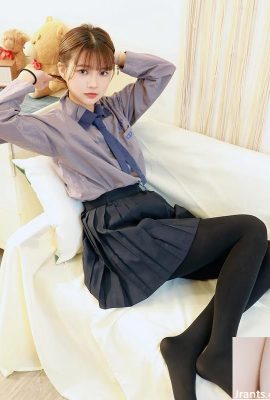 Gadis di sebelah “jierong” mata besar penuh listrik (10p