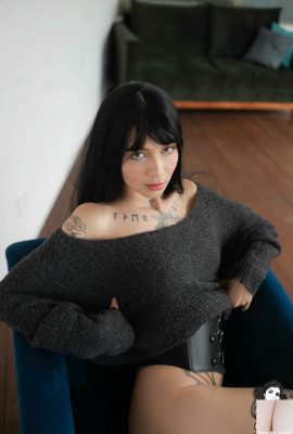 (Suicide Girls) 21 Juni 2025 – Psylunar – Pemandangan Terbaik Di Rumah (53p)