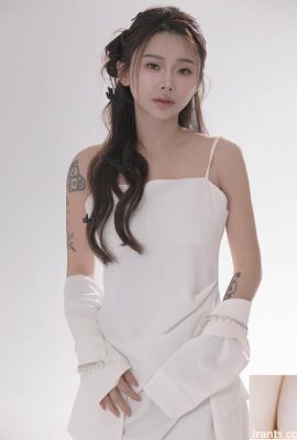 “Lina Xiangning” lingkar atas yang turbulen dan pinggang ketat terlalu seksi (10p)