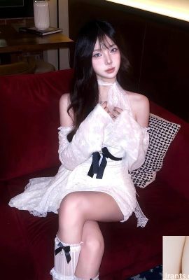 Gadis cantik “ziying” memiliki tubuh yang menggoda yang tersembunyi di bawah wajahnya yang murni (11p)