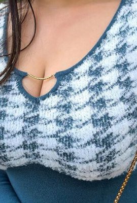 Seorang wanita dewasa yang cabul dengan tubuh yang luar biasa dengan payudara besar pantat erotis dicukur vagina dengan tiga sifat lol macam apa yang tidak masuk akal … (21p)