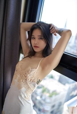 (SIRA) Sosok melengkung berkualitas tinggi memancarkan rasa godaan (35p)