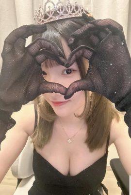 “Lily Yim” memanjakan mata dengan payudara indah dan lekukan dalam yang tidak bisa diabaikan (10P)