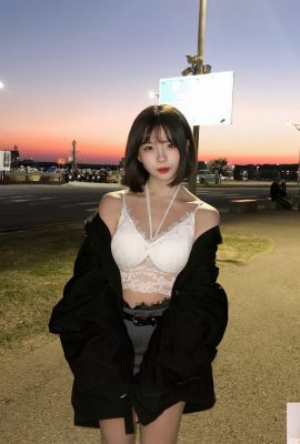 Lekuk tubuh “Amy” yang sempurna membuat jantungmu berdetak lebih cepat (10P)