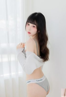 “Toast Bread” Gambaran tubuh yang putih dan lembut sangat menarik perhatian dan memancarkan godaan yang kuat (10P)