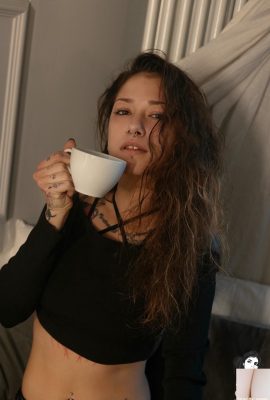 (Suicide Girls) 22 Juli 2025 – Stregatto – Kehangatan Terakhir Tahun Ini (42P)