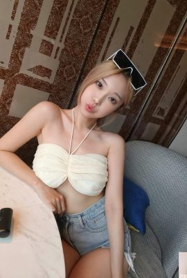Senyuman manis “Xuan Xuan’er” begitu menawan dan sangat menggoda. Manjakan matamu padanya (10P)