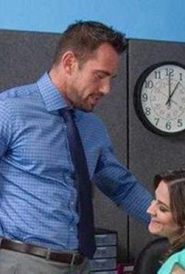 Saya tidak sabar untuk berhubungan seks dengan sekretaris saya di kantor bahkan tanpa menutup pintu (21P)