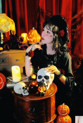 Penyihir Mawar Chi Bai(32P)