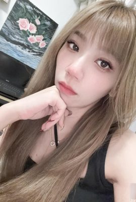 Pesona kecantikan “Momo” yang luar biasa meletus dan dia penuh godaan (10P)