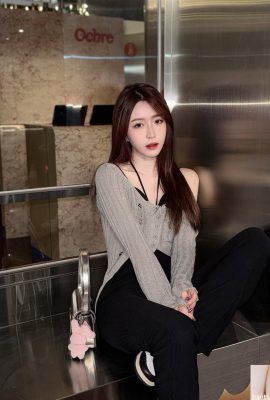 “Zoe Ruoyi” itu pedas dan pedas…bentuk tubuh yang bagus dan ketampanan adalah standar (10P)