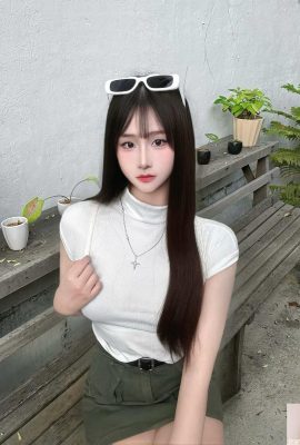 “Lingling” memiliki sosok cantik yang tak bisa menyembunyikan keseksiannya yang menawan (10P)