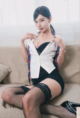 “Anna Coco” memiliki kaki yang ramping dan indah, serta tidak tergoda dengan serangan panas (10P)