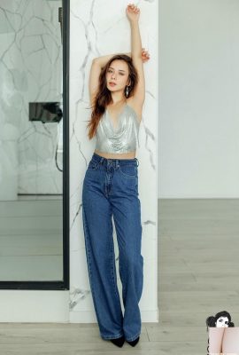 (Suicide Girls) 09 Agustus 2025 – Lambie – Kulit Perak (56P)