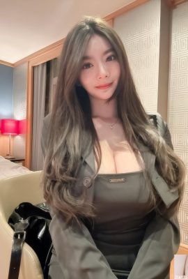 “Chu Qingyi” memiliki tubuh dengan lekuk tubuh yang super seksi dan sosok yang busuk (10P)