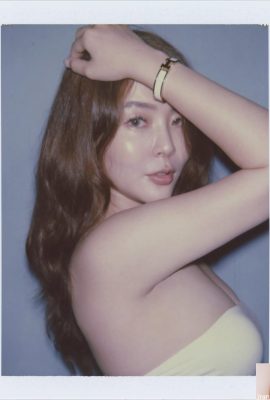 “KiKi” adalah seorang wanita cantik dengan fitur wajah yang indah, sosok yang seksi dan tubuh yang gerah (10P)