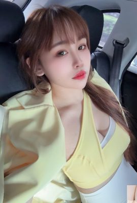 Kuda poni kecil berpayudara cantik “Irene Huang Xiao Ge” menunjukkan lekuk tubuh yang tersenyum (10P)