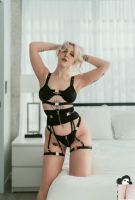 (Suicide Girls) 22 Agustus 2025 – Persik – Cahaya Duka (48P)